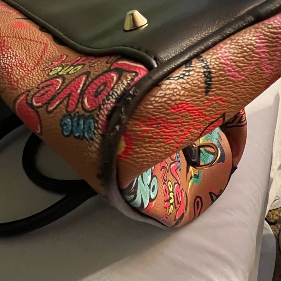 Graffiti Heart-Love print purse by Mezon Handbags - Picture 7 of 9